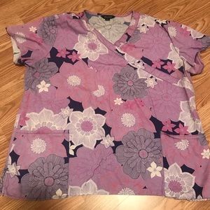 Scrub top with flowers